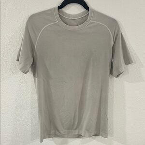 lululemon athletica Light Gray Short Sleeve Tee